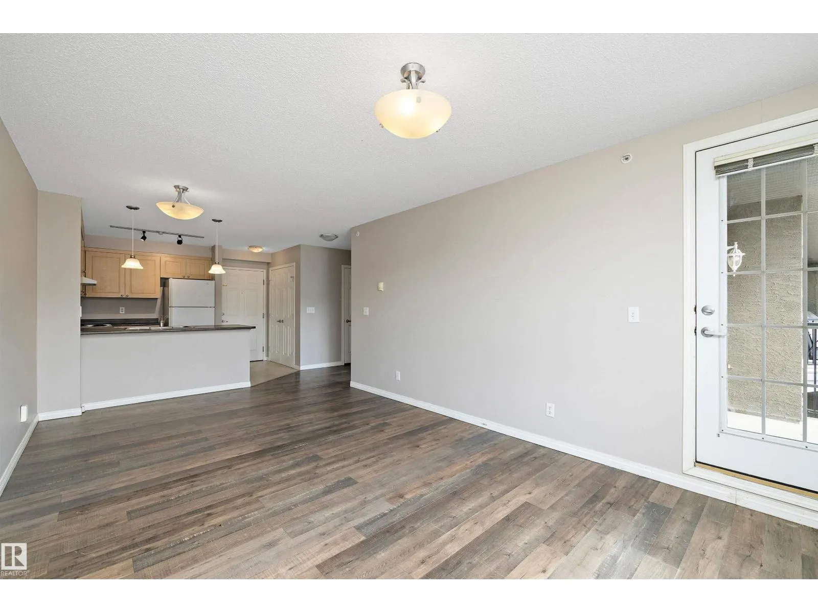 #411 636 MCALLISTER LO SW