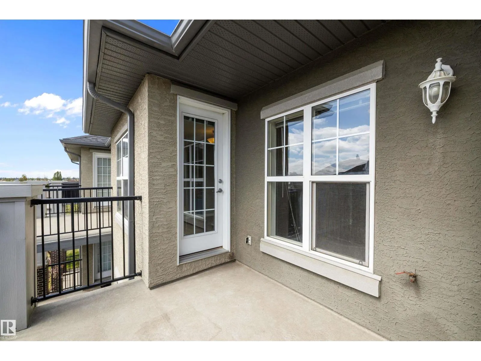 #411 636 MCALLISTER LO SW