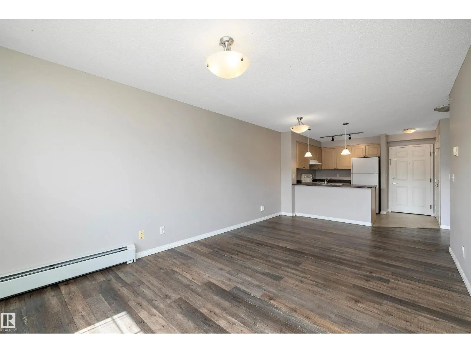 #411 636 MCALLISTER LO SW