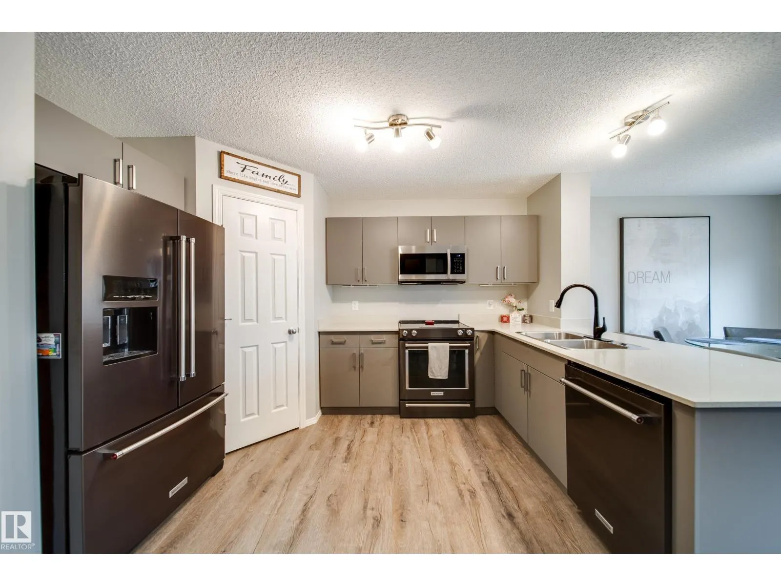 9040 COOPER LINK LI SW