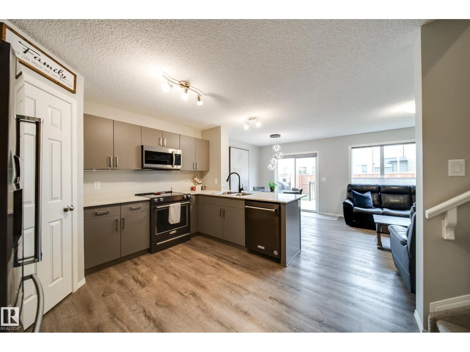 9040 COOPER LINK LI SW