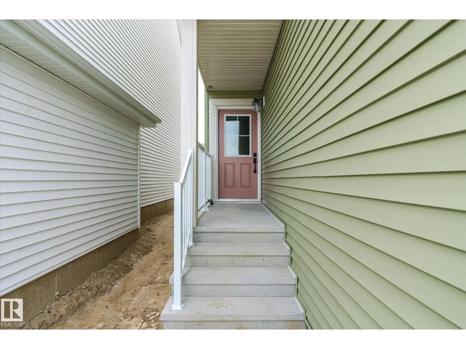 8724 226 ST NW