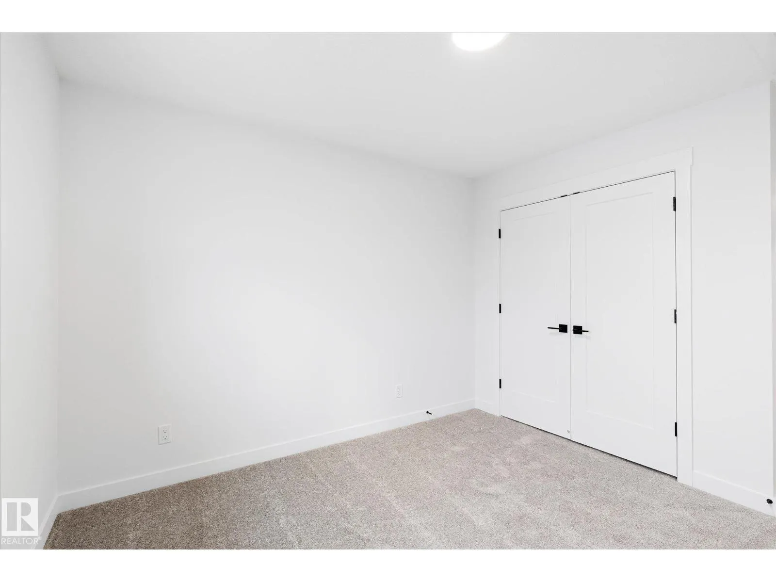 8724 226 ST NW