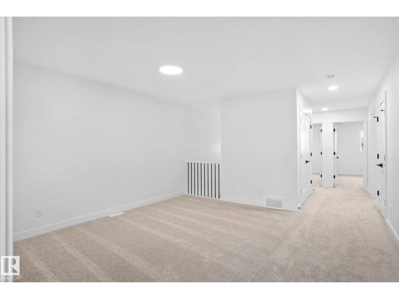8724 226 ST NW
