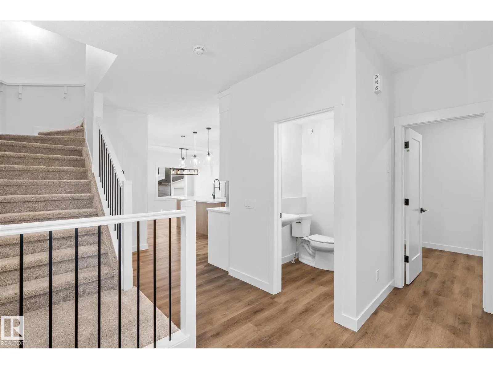 8724 226 ST NW