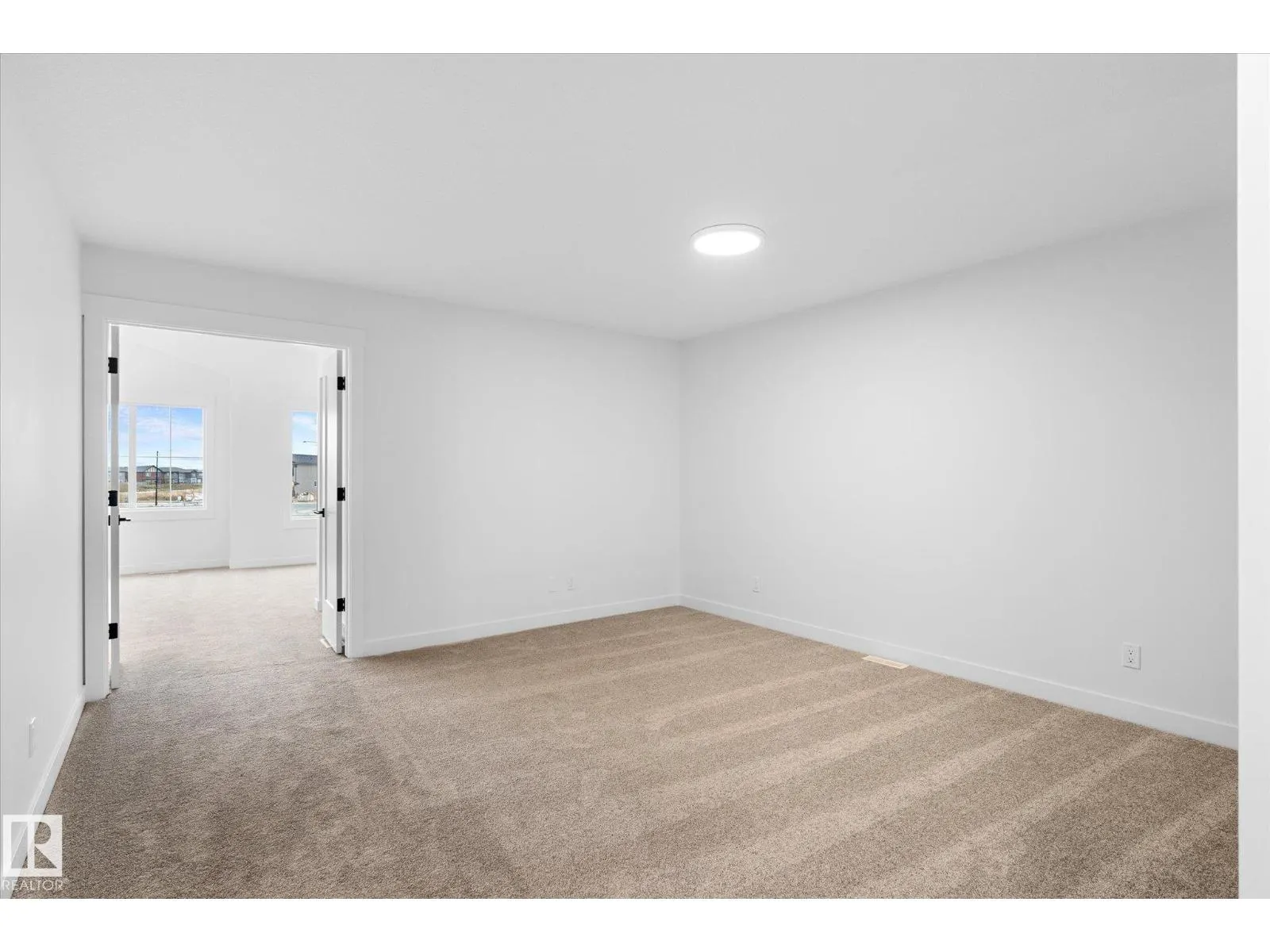 8724 226 ST NW