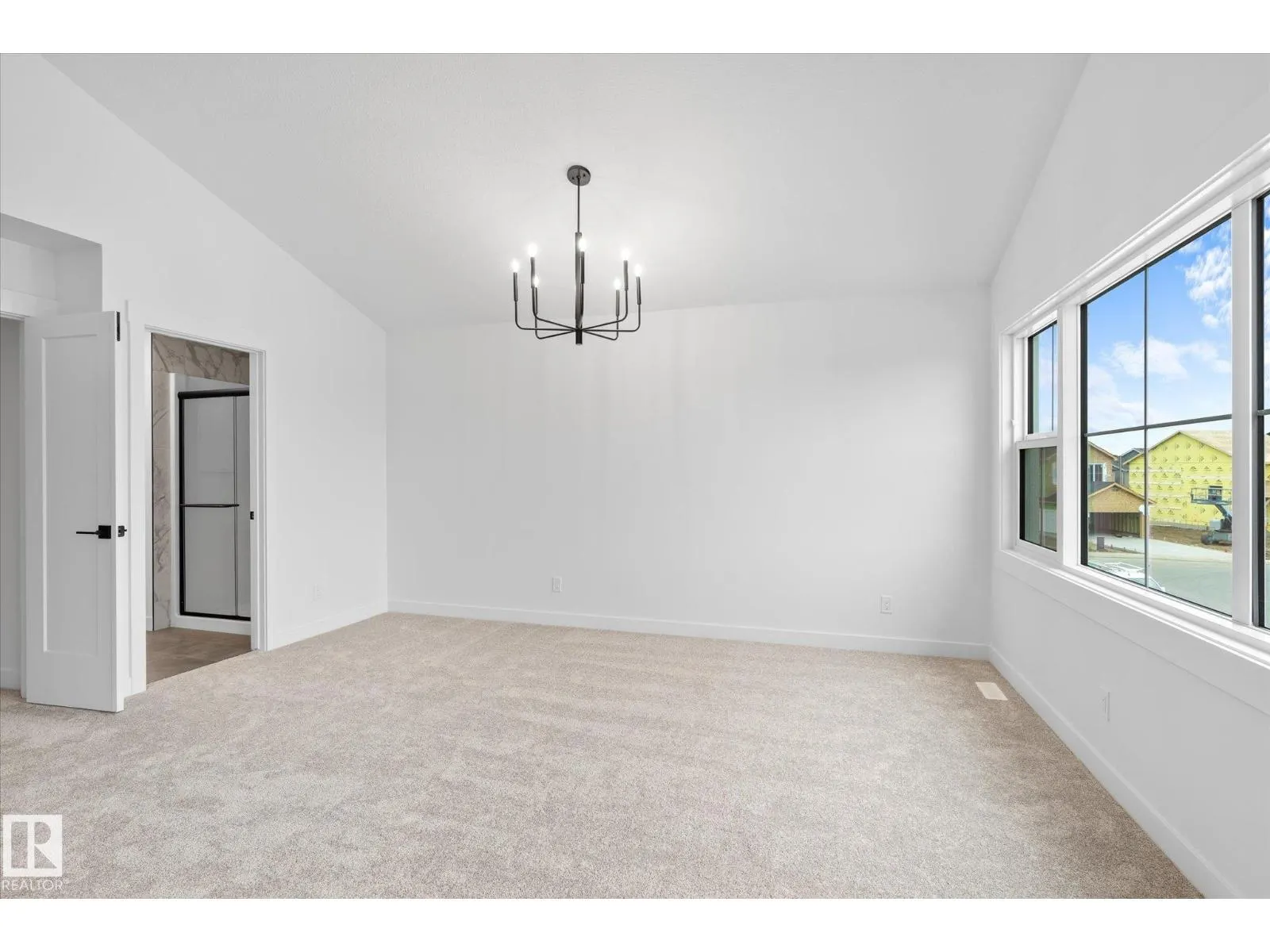 8724 226 ST NW