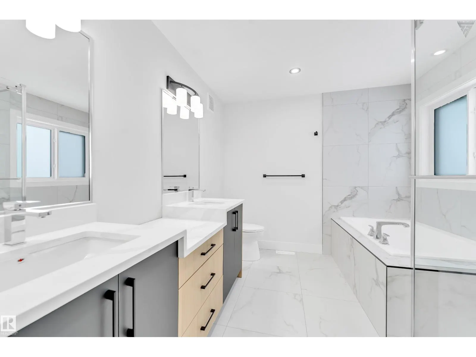22924 80 AV NW