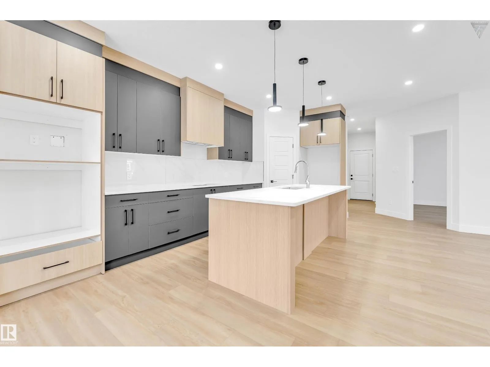 22924 80 AV NW