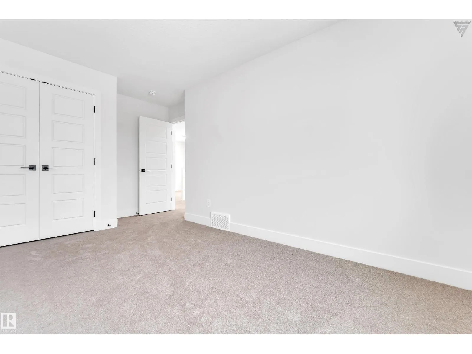 22924 80 AV NW