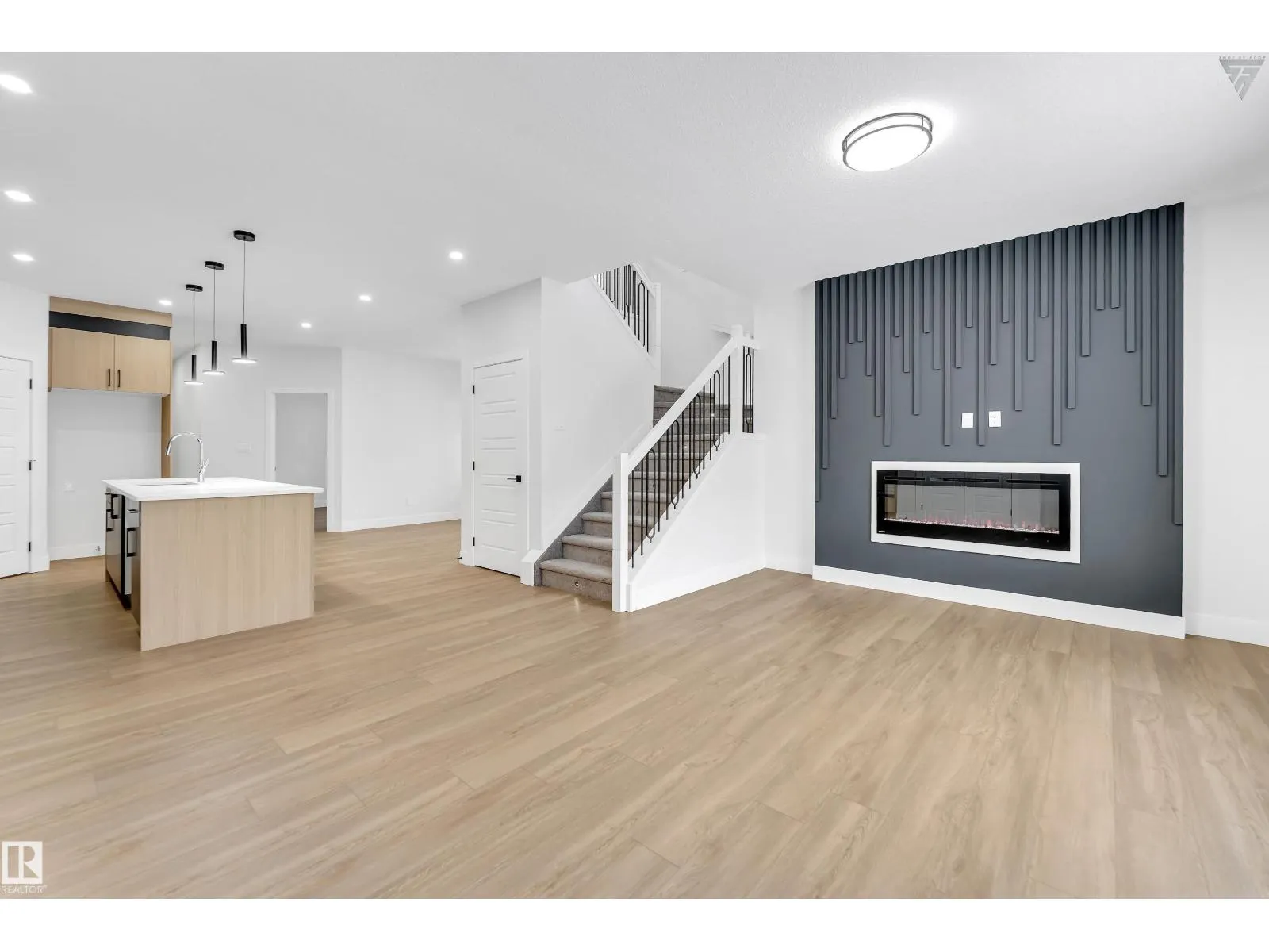 22924 80 AV NW
