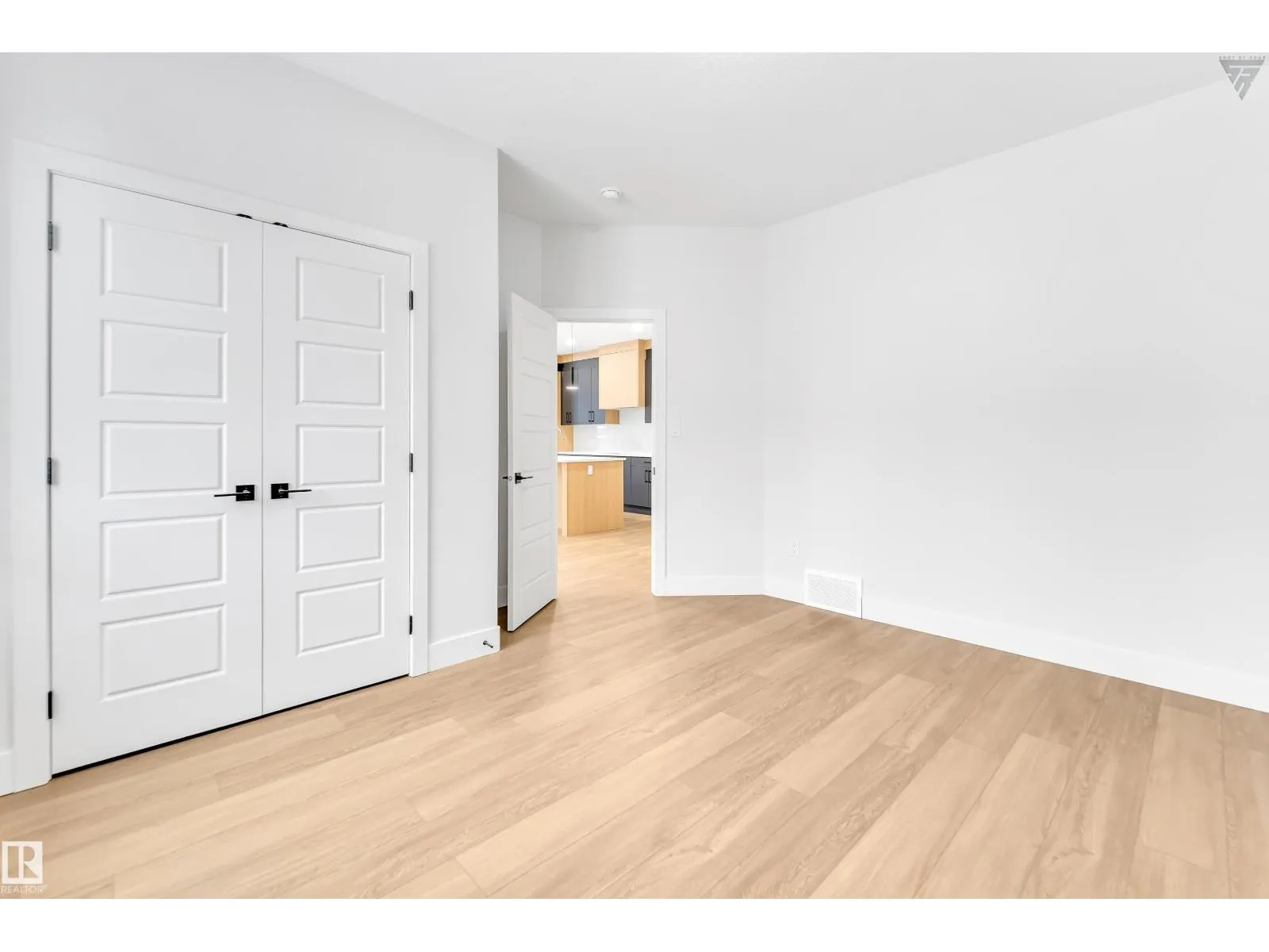 22924 80 AV NW