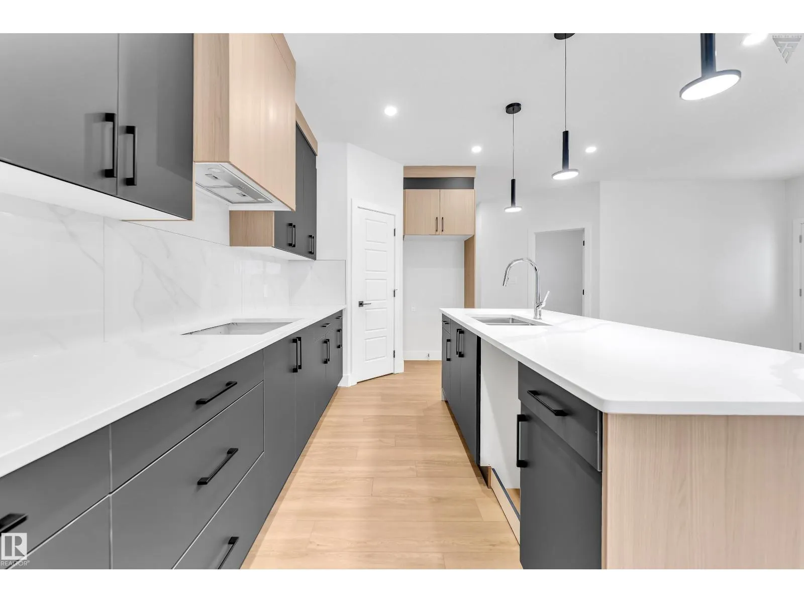 22924 80 AV NW