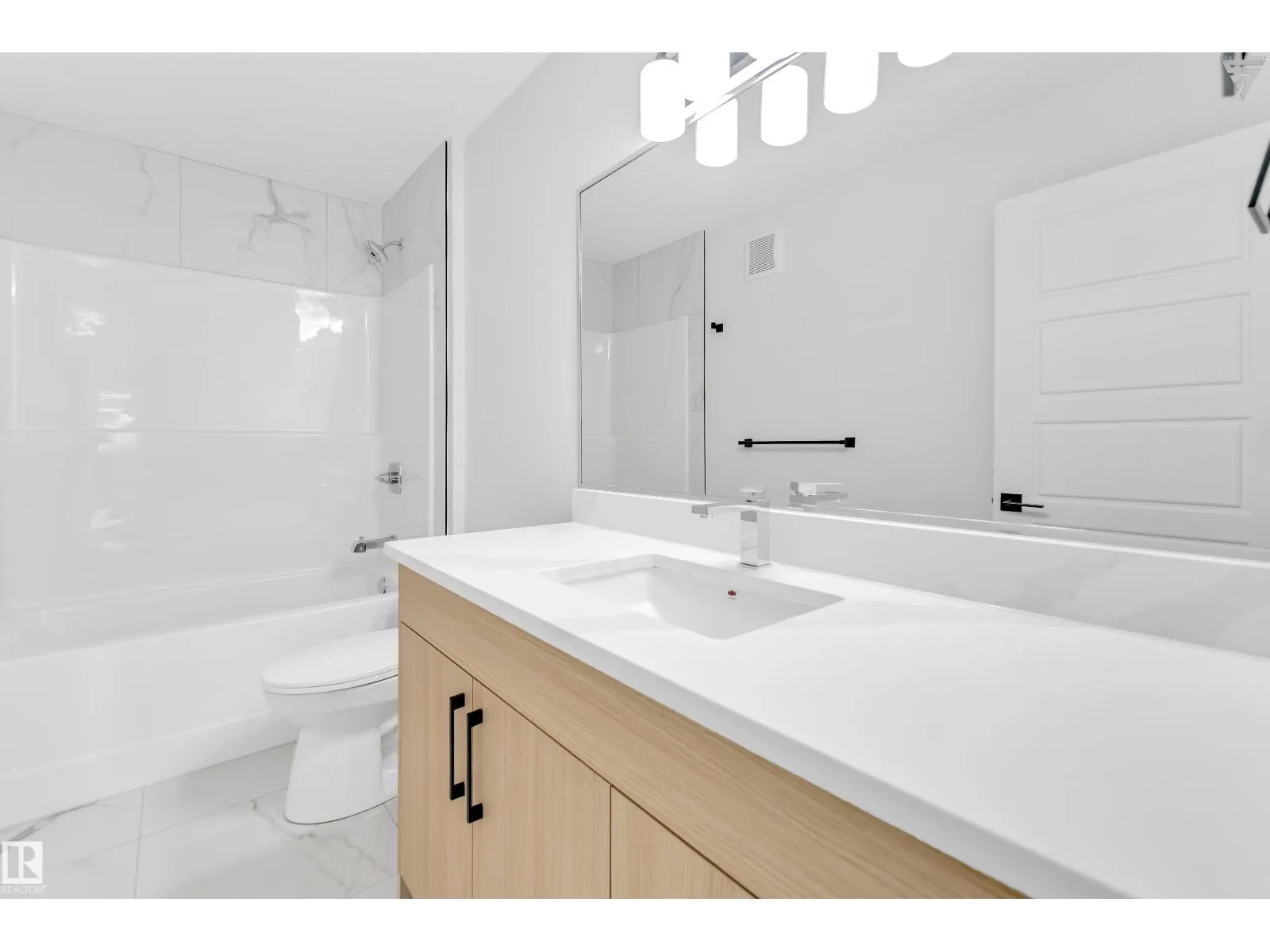 22924 80 AV NW