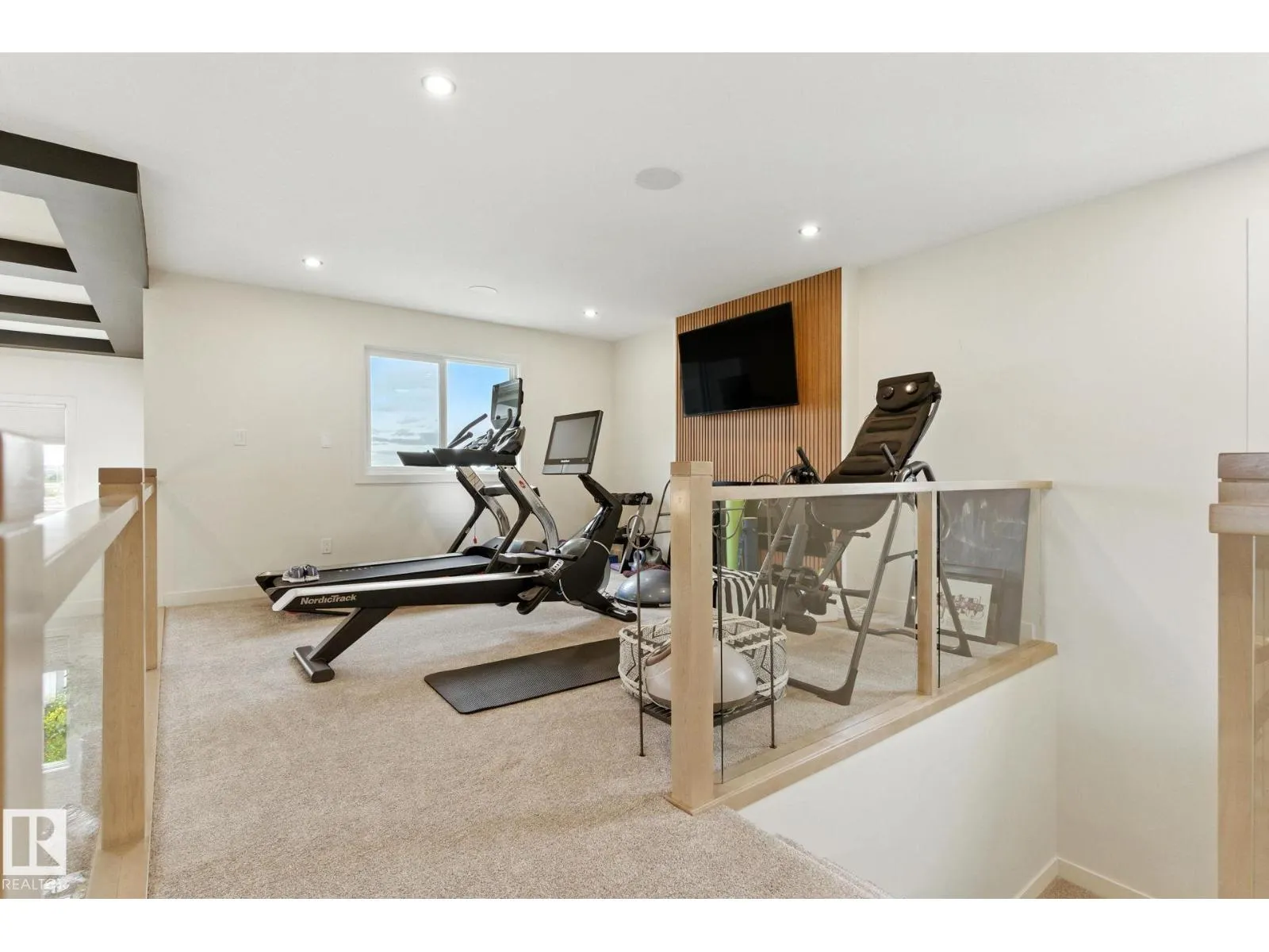 73 ASHBURY CR