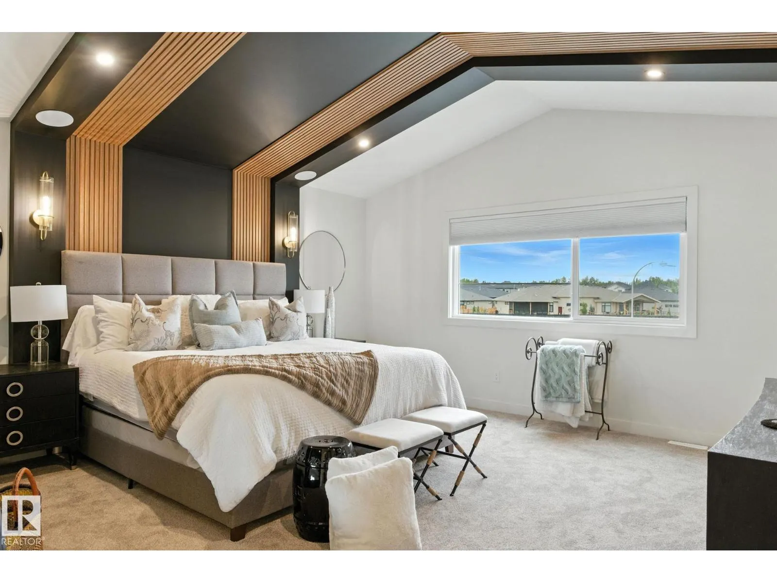 73 ASHBURY CR