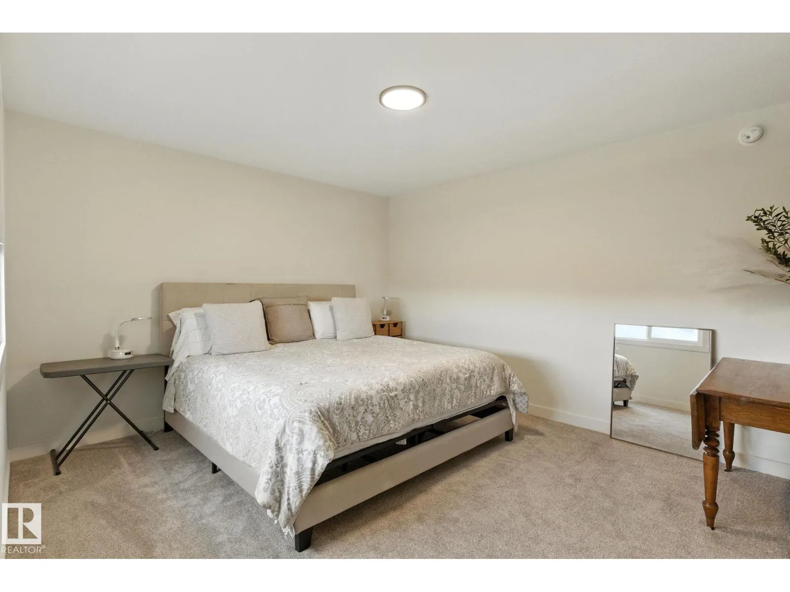 73 ASHBURY CR