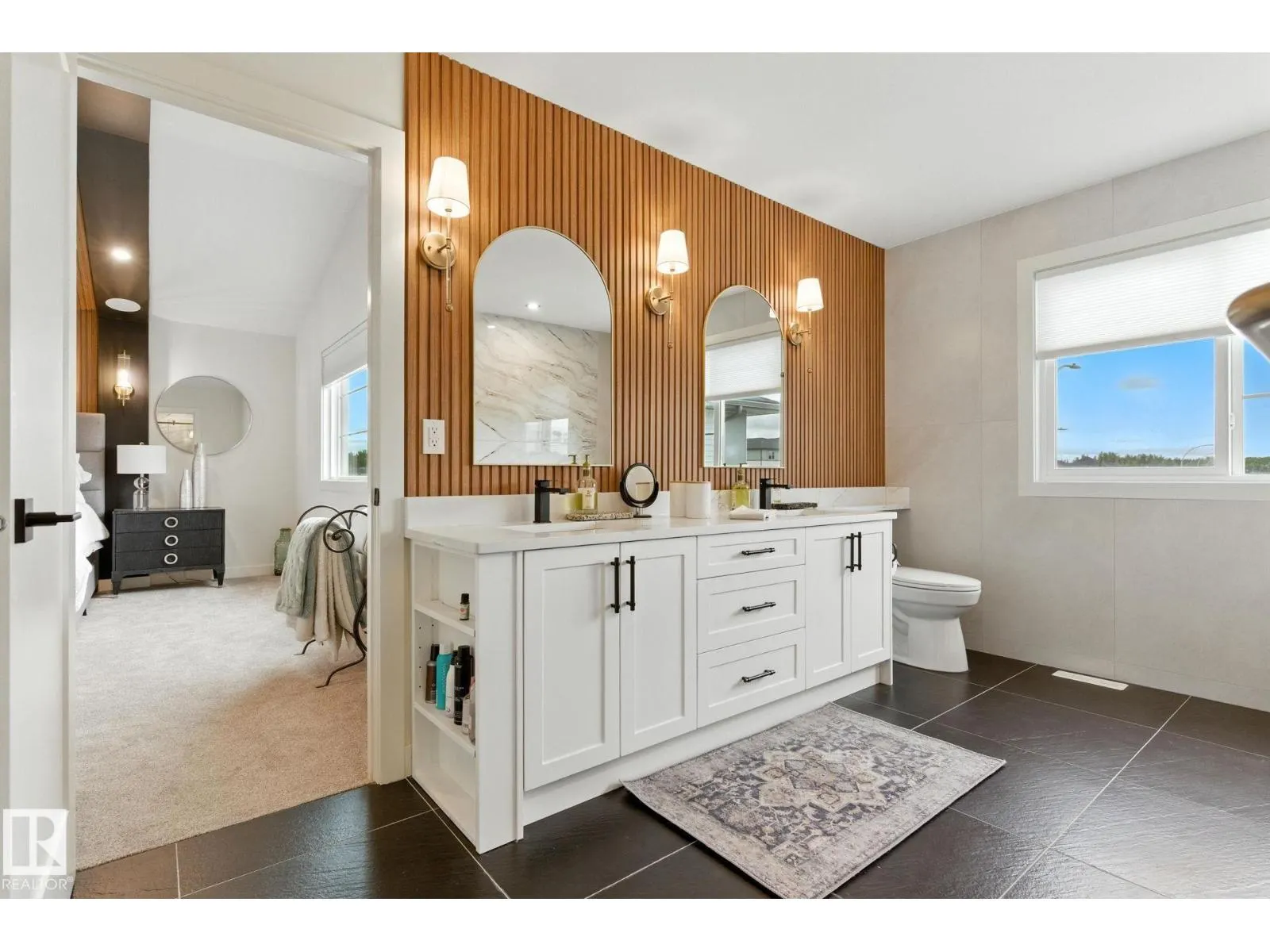 73 ASHBURY CR