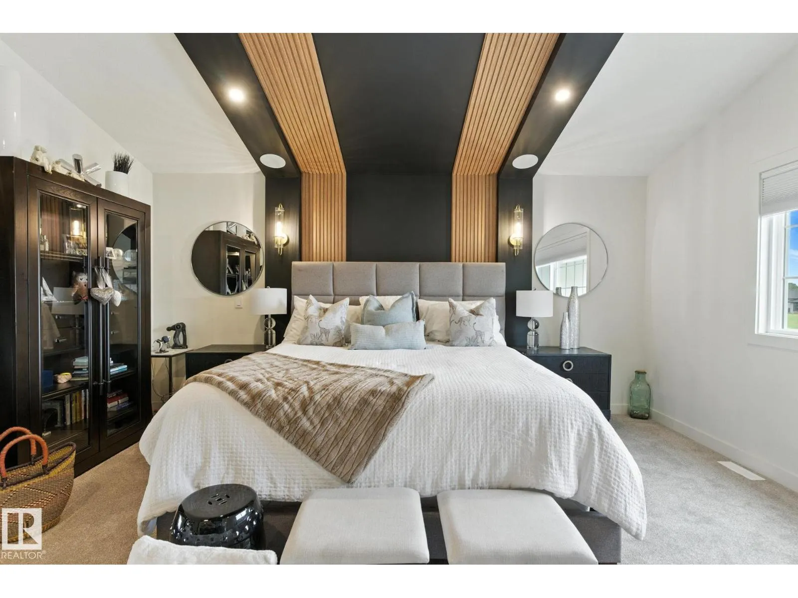 73 ASHBURY CR