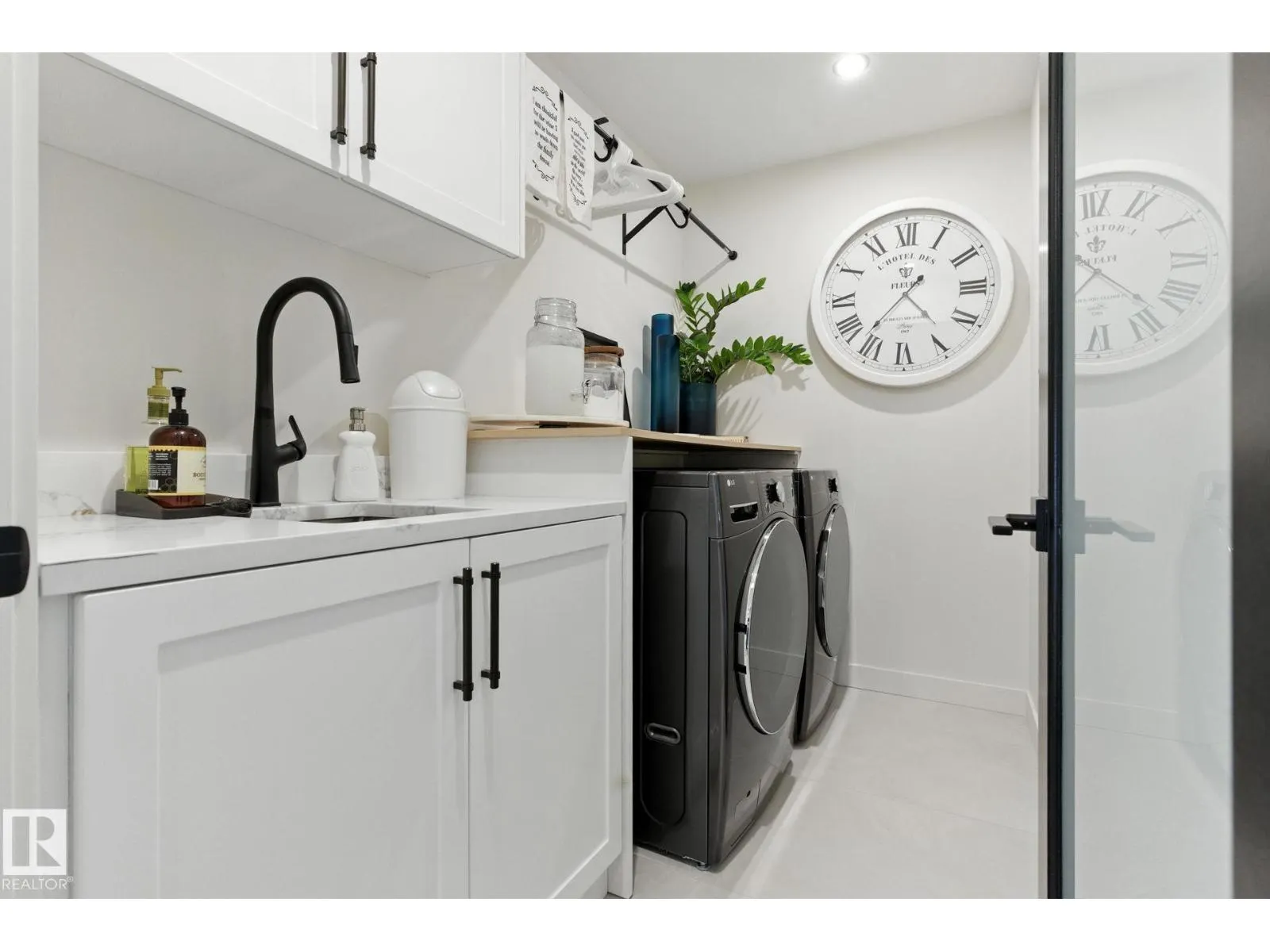 73 ASHBURY CR