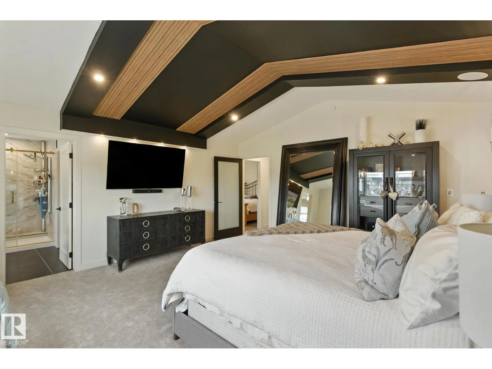 73 ASHBURY CR