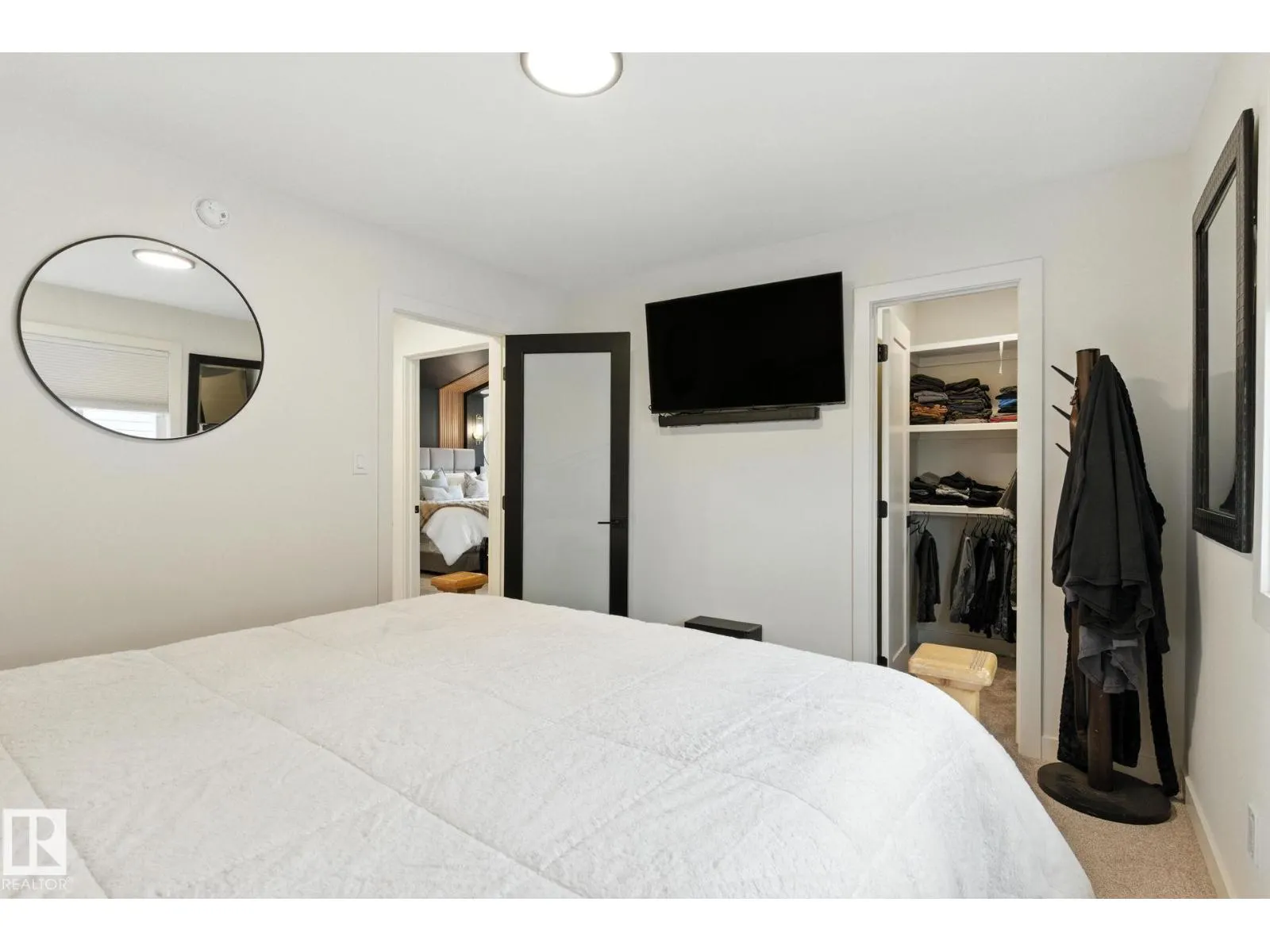73 ASHBURY CR