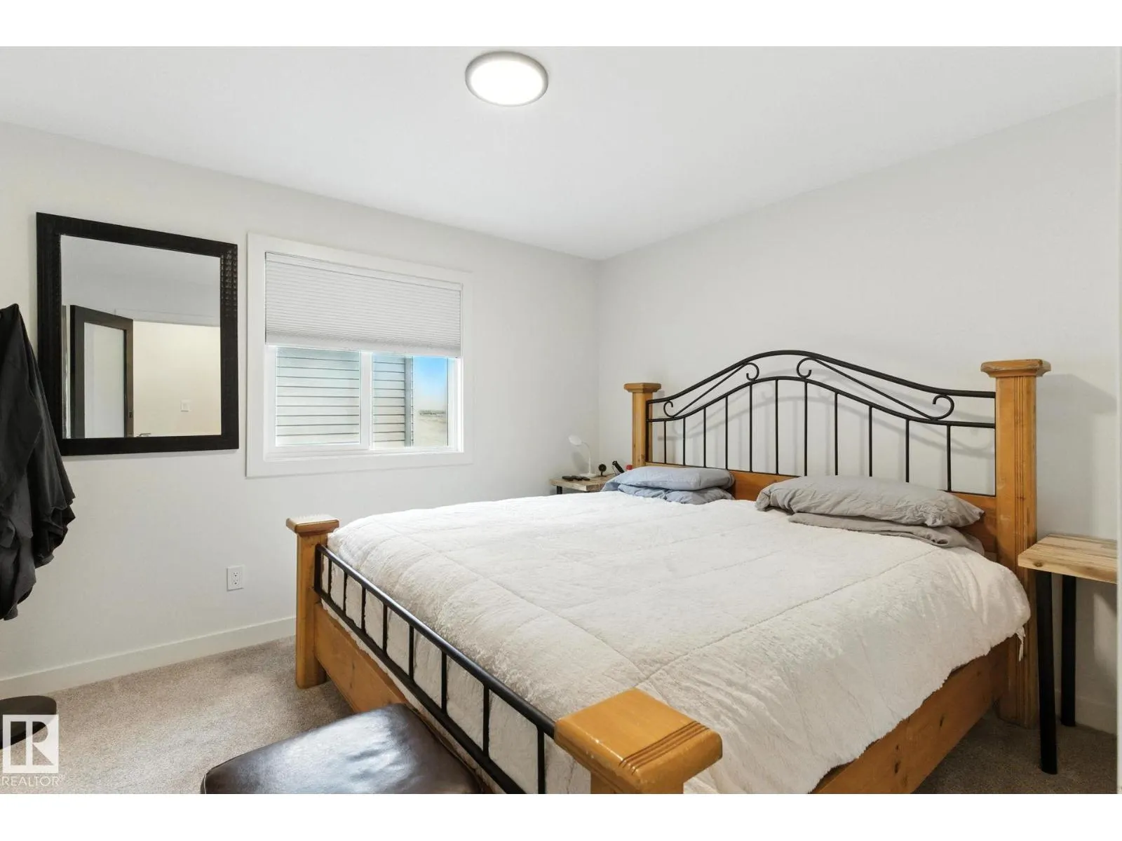 73 ASHBURY CR