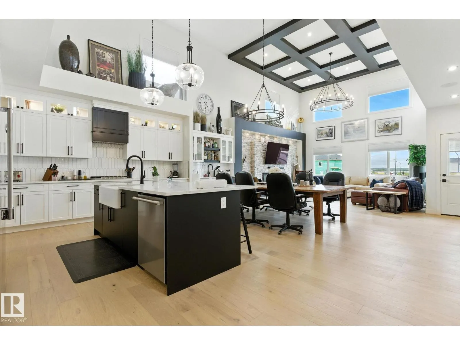 73 ASHBURY CR