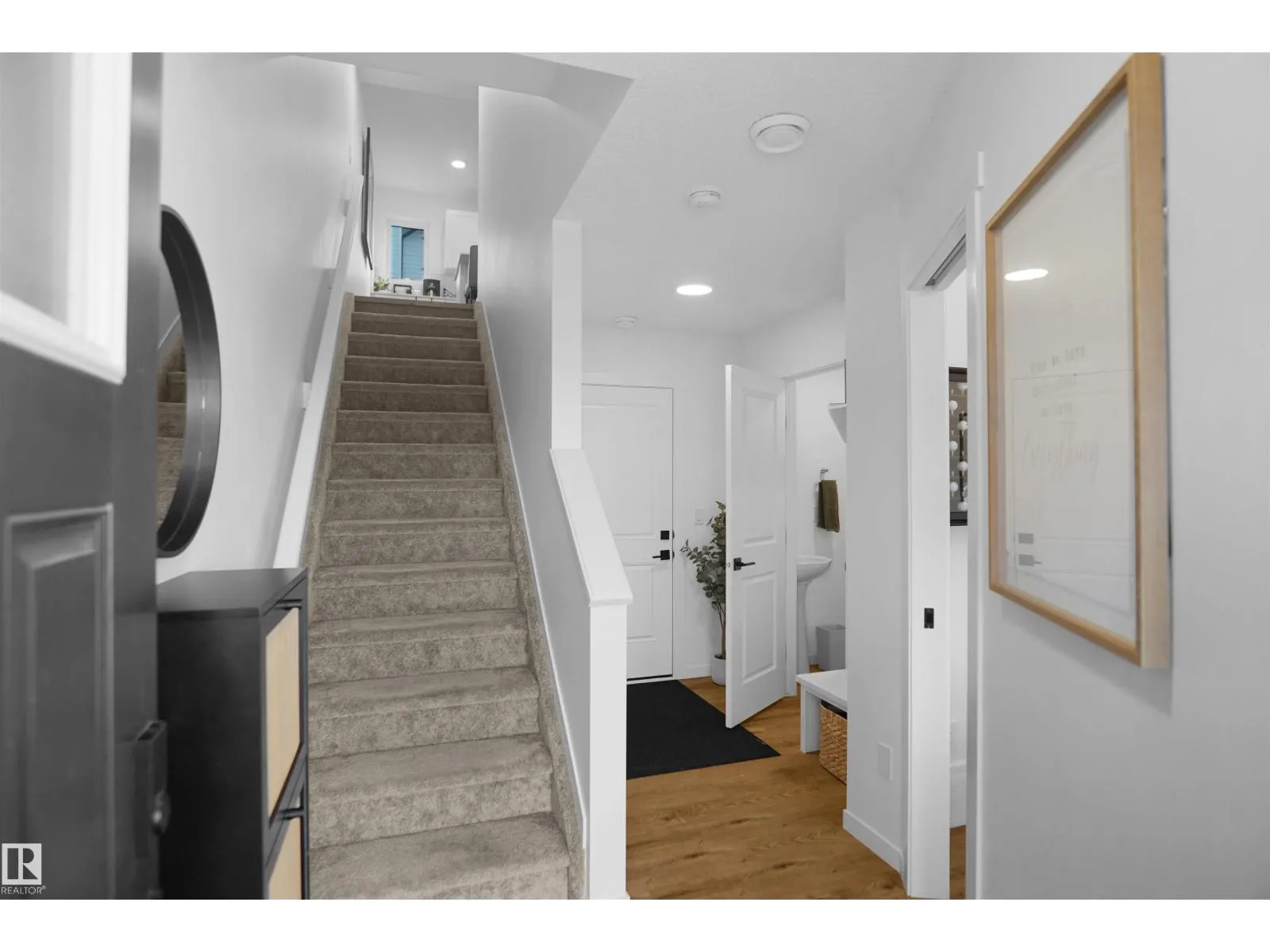#29 1025 SECORD PROMENADE PM NW
