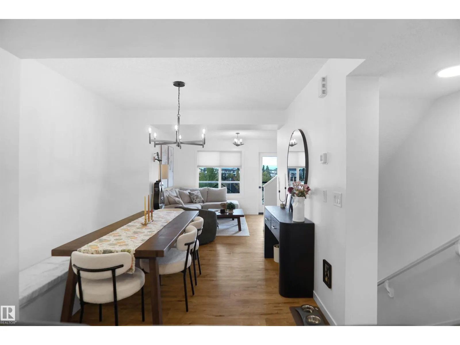#29 1025 SECORD PROMENADE PM NW