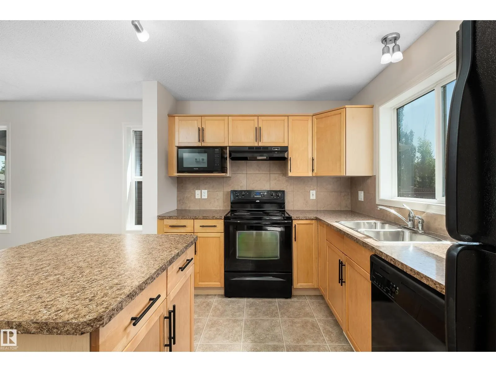 243 SOUTHWICK WY
