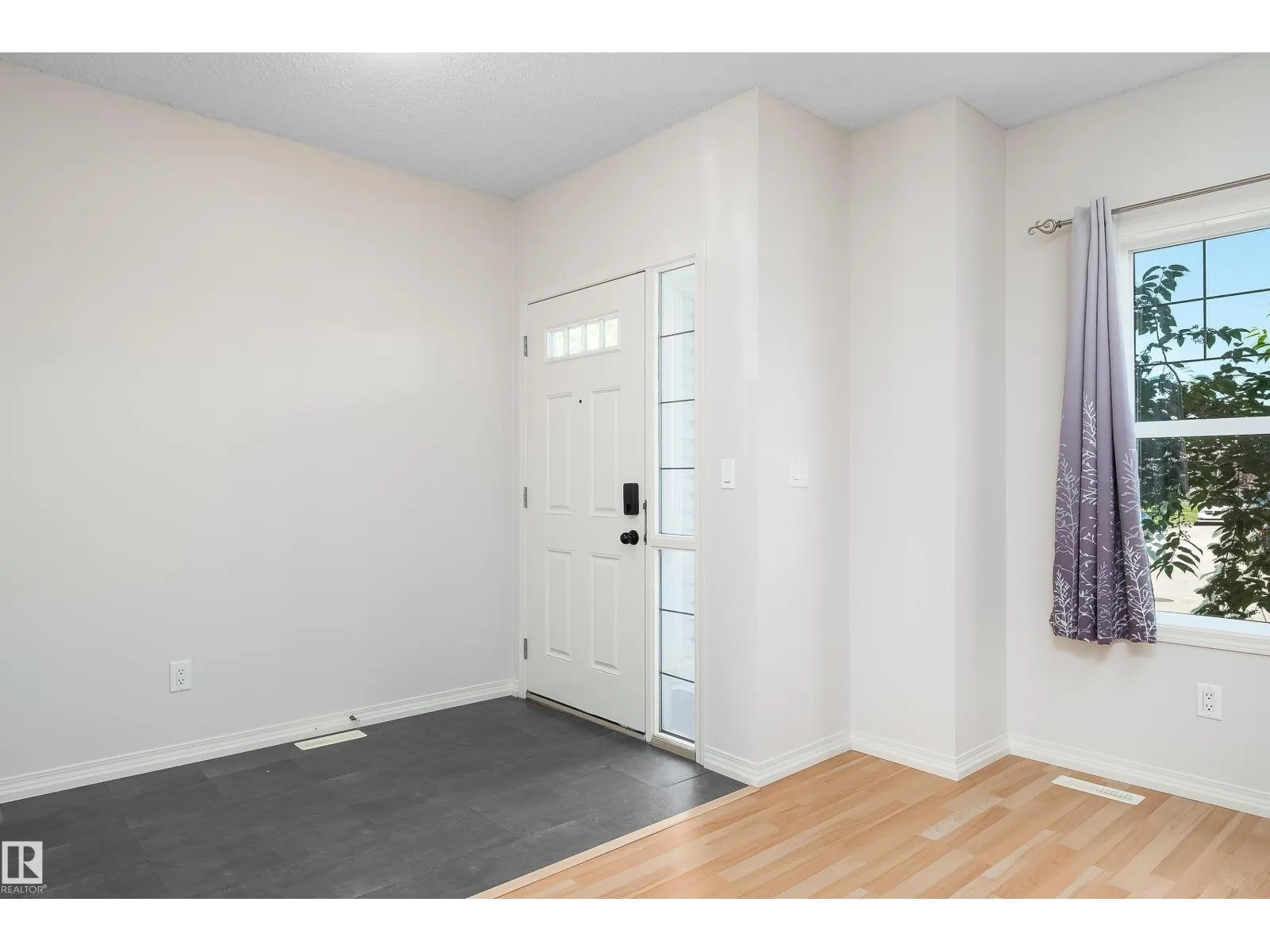 243 SOUTHWICK WY