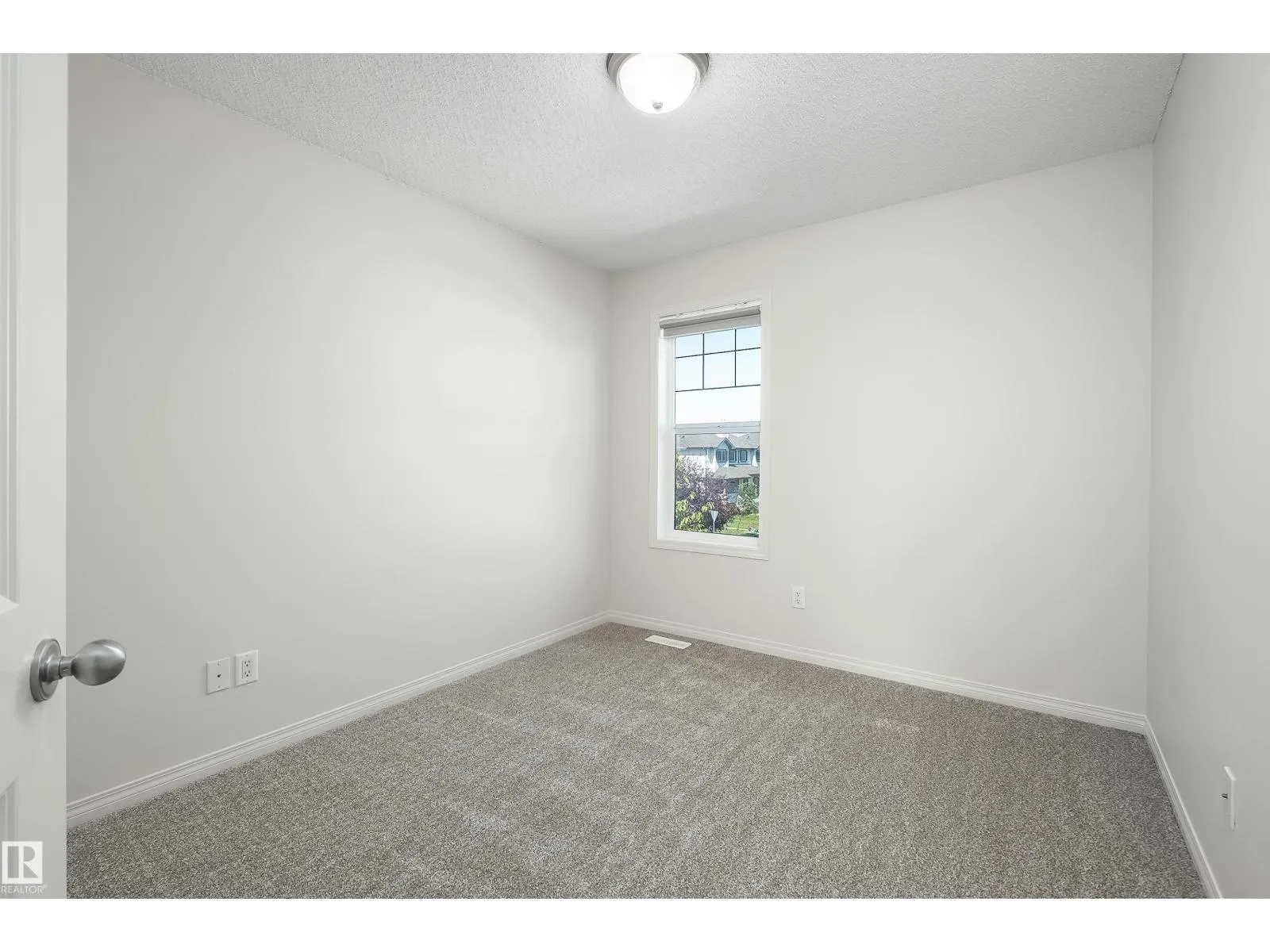 243 SOUTHWICK WY