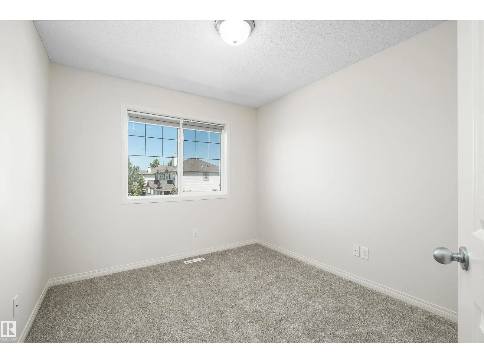 243 SOUTHWICK WY
