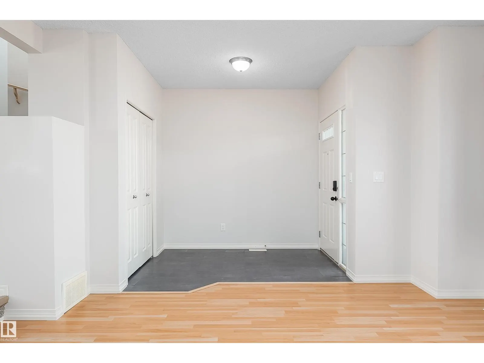 243 SOUTHWICK WY