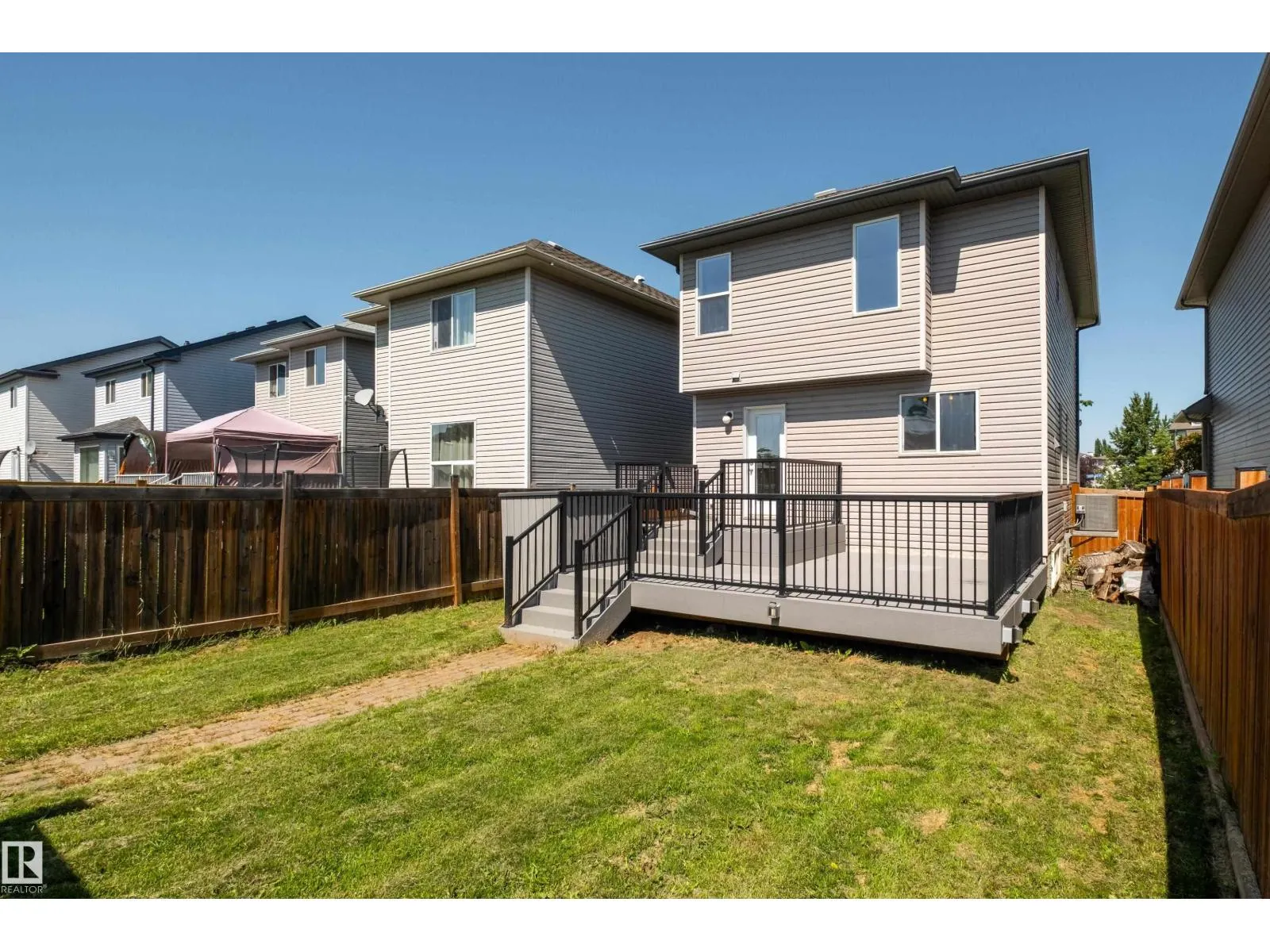 243 SOUTHWICK WY