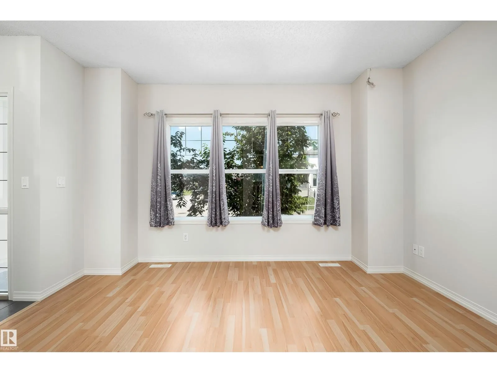 243 SOUTHWICK WY