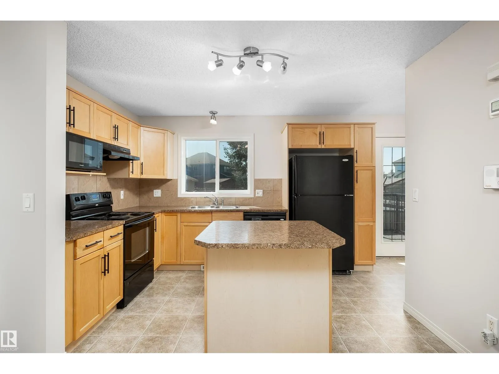 243 SOUTHWICK WY