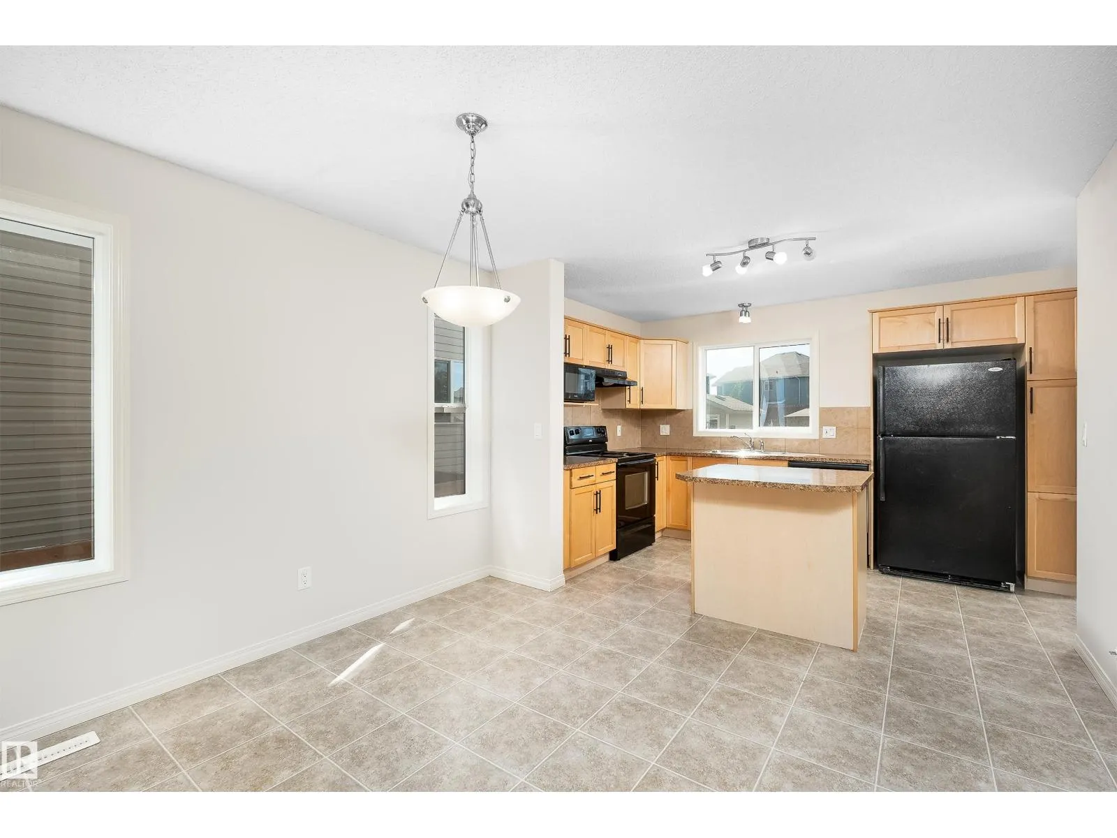 243 SOUTHWICK WY