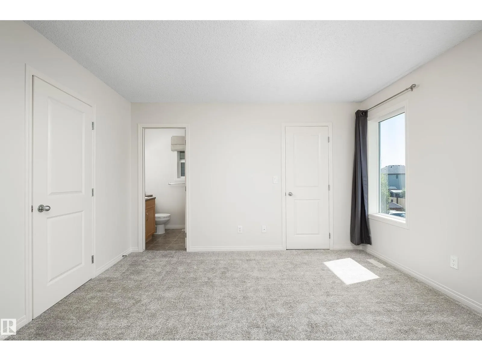 243 SOUTHWICK WY