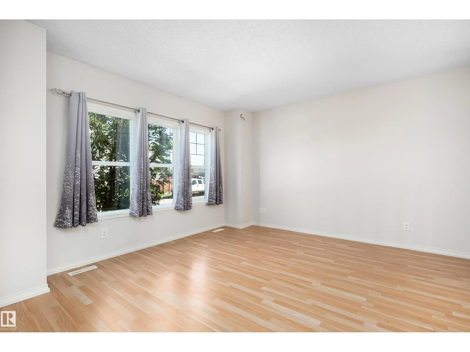 243 SOUTHWICK WY