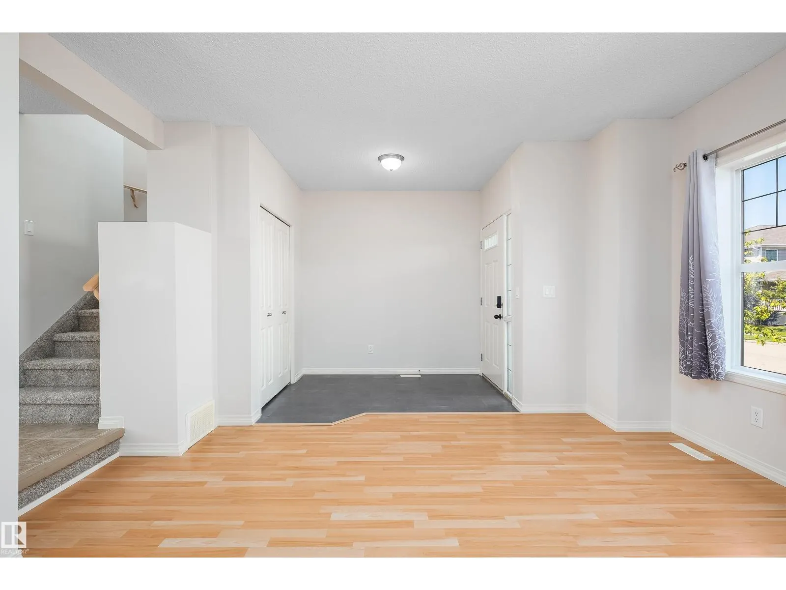 243 SOUTHWICK WY