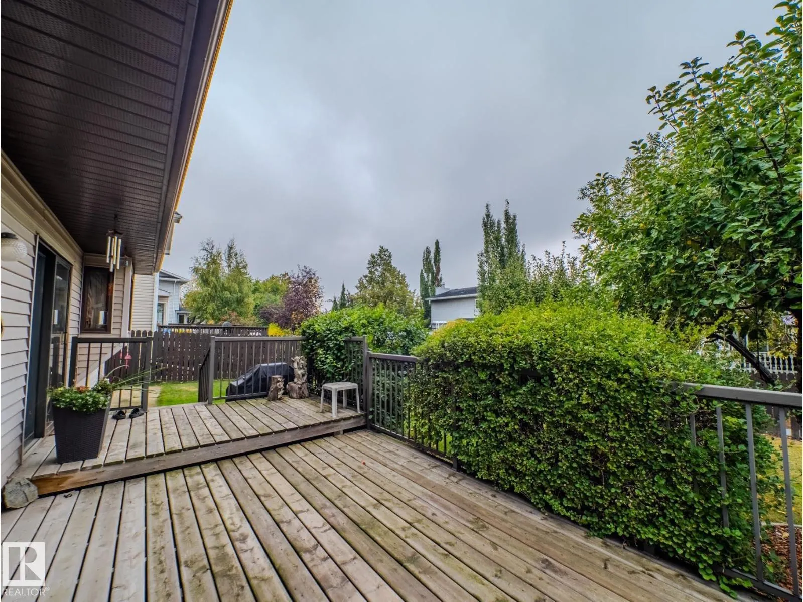 14 GREENBRIAR CR