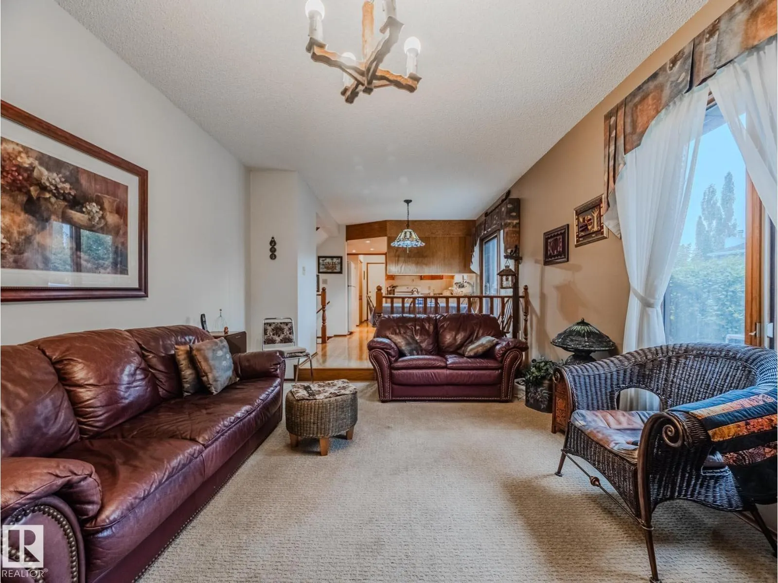 14 GREENBRIAR CR