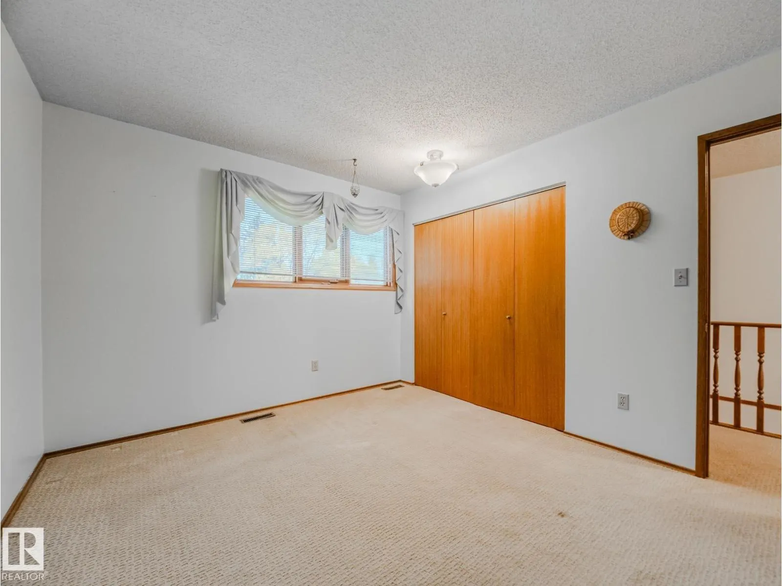 14 GREENBRIAR CR