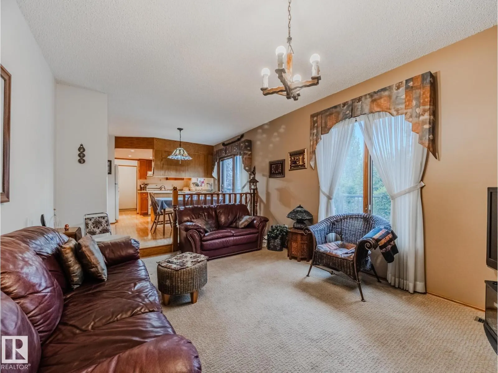 14 GREENBRIAR CR