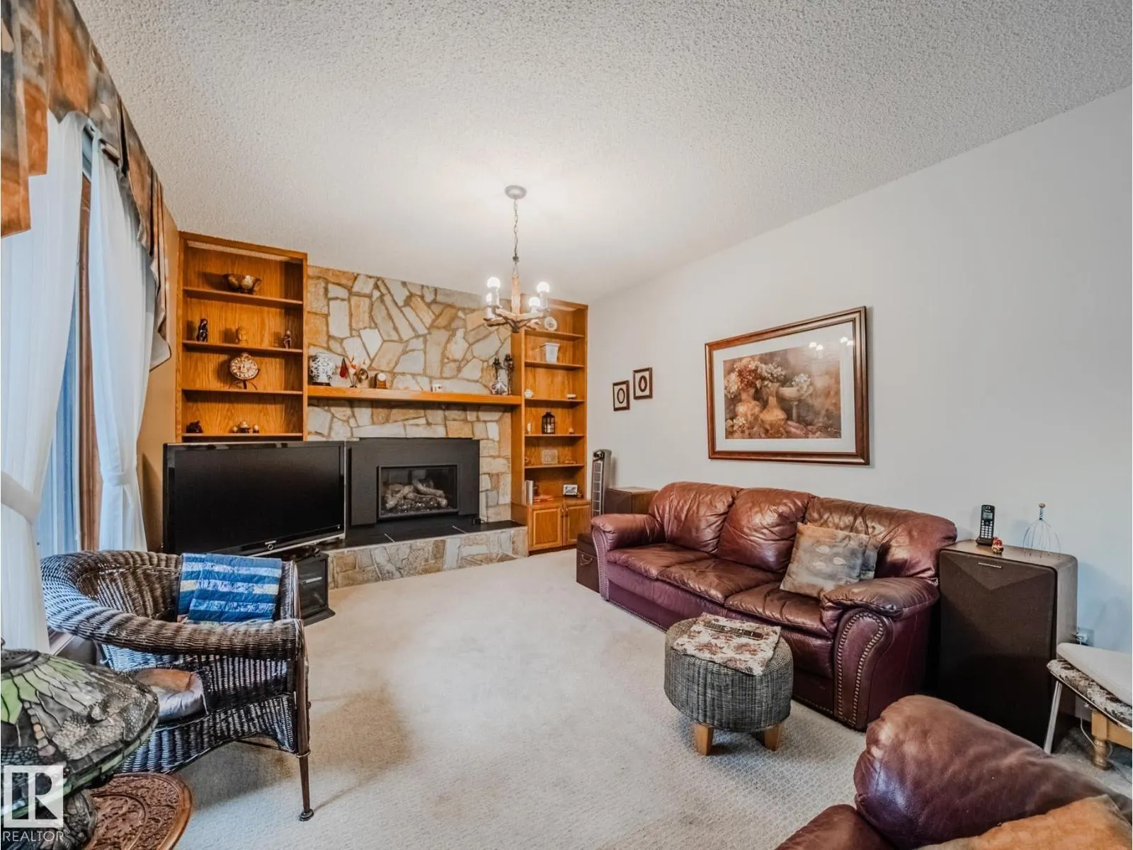 14 GREENBRIAR CR