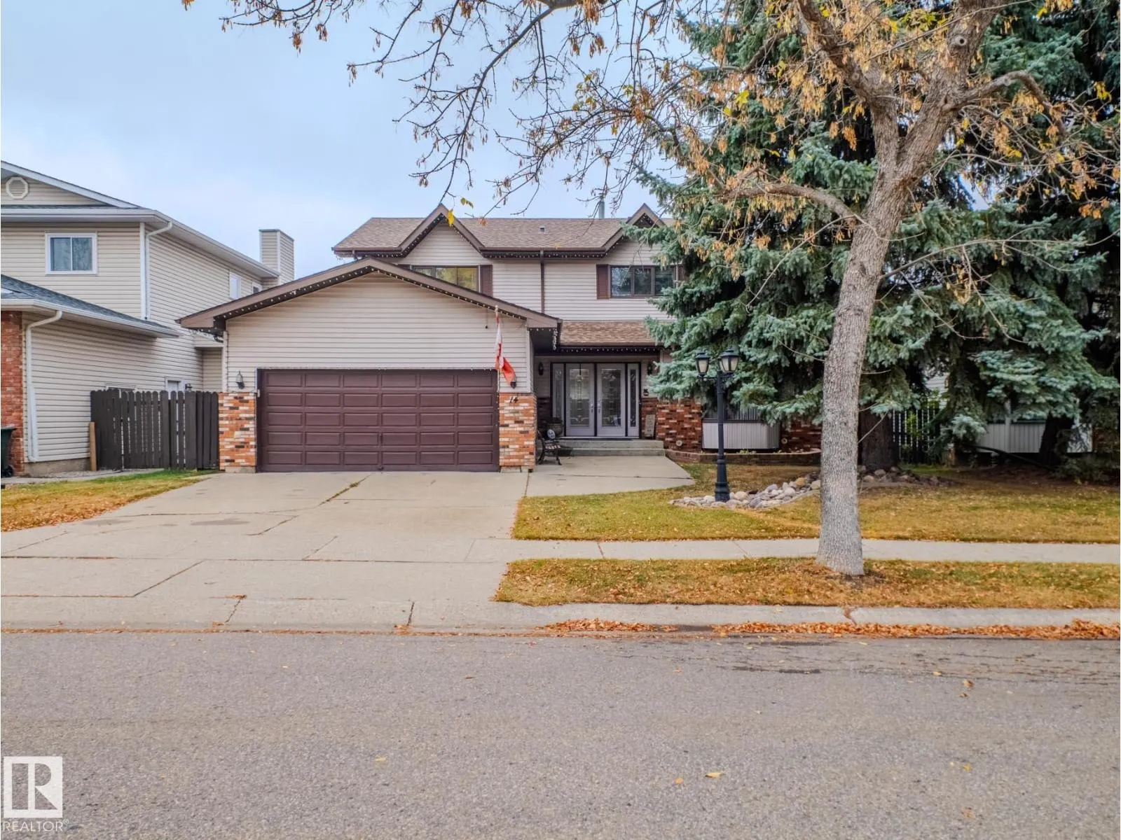 14 GREENBRIAR CR