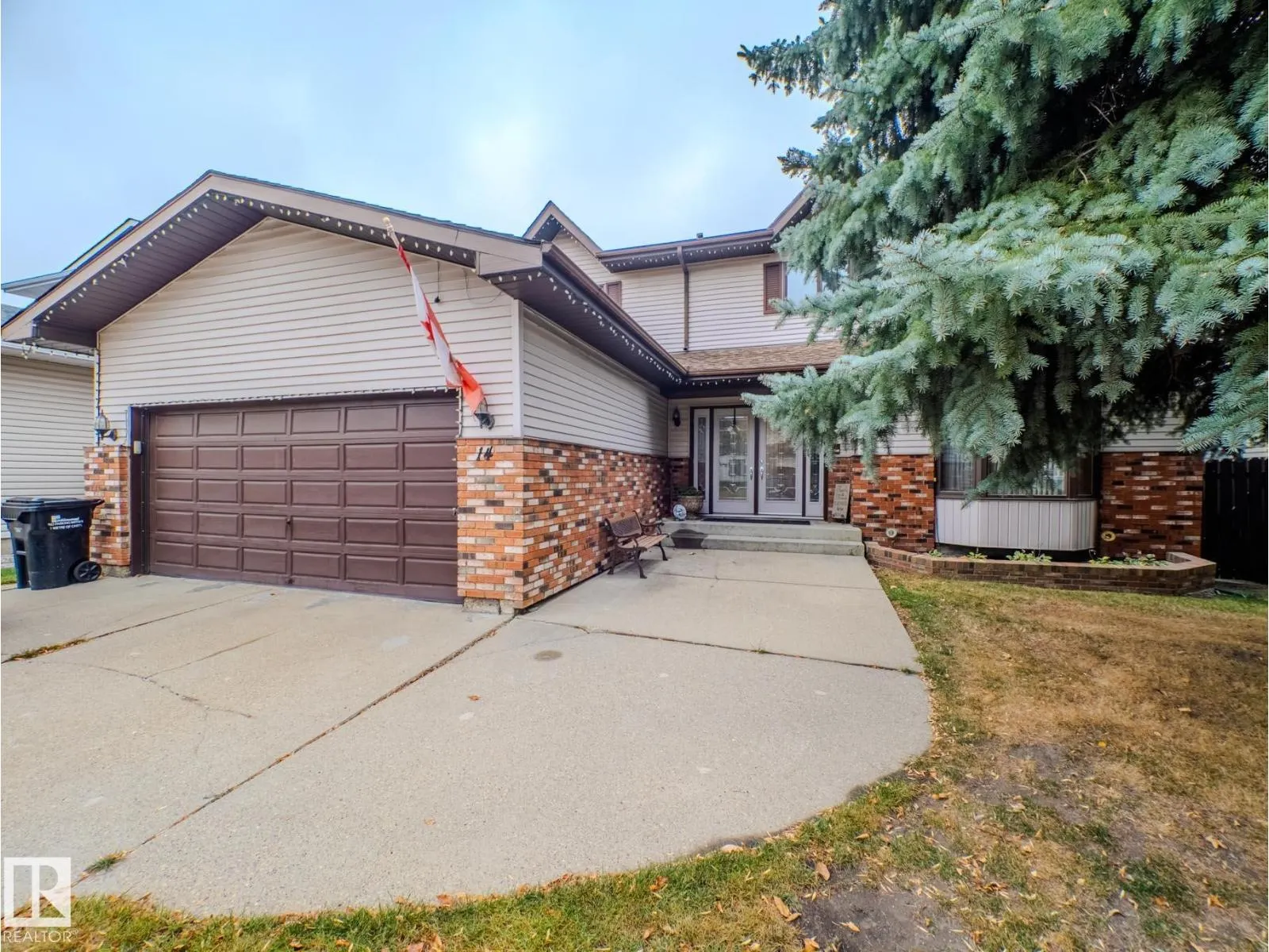 14 GREENBRIAR CR