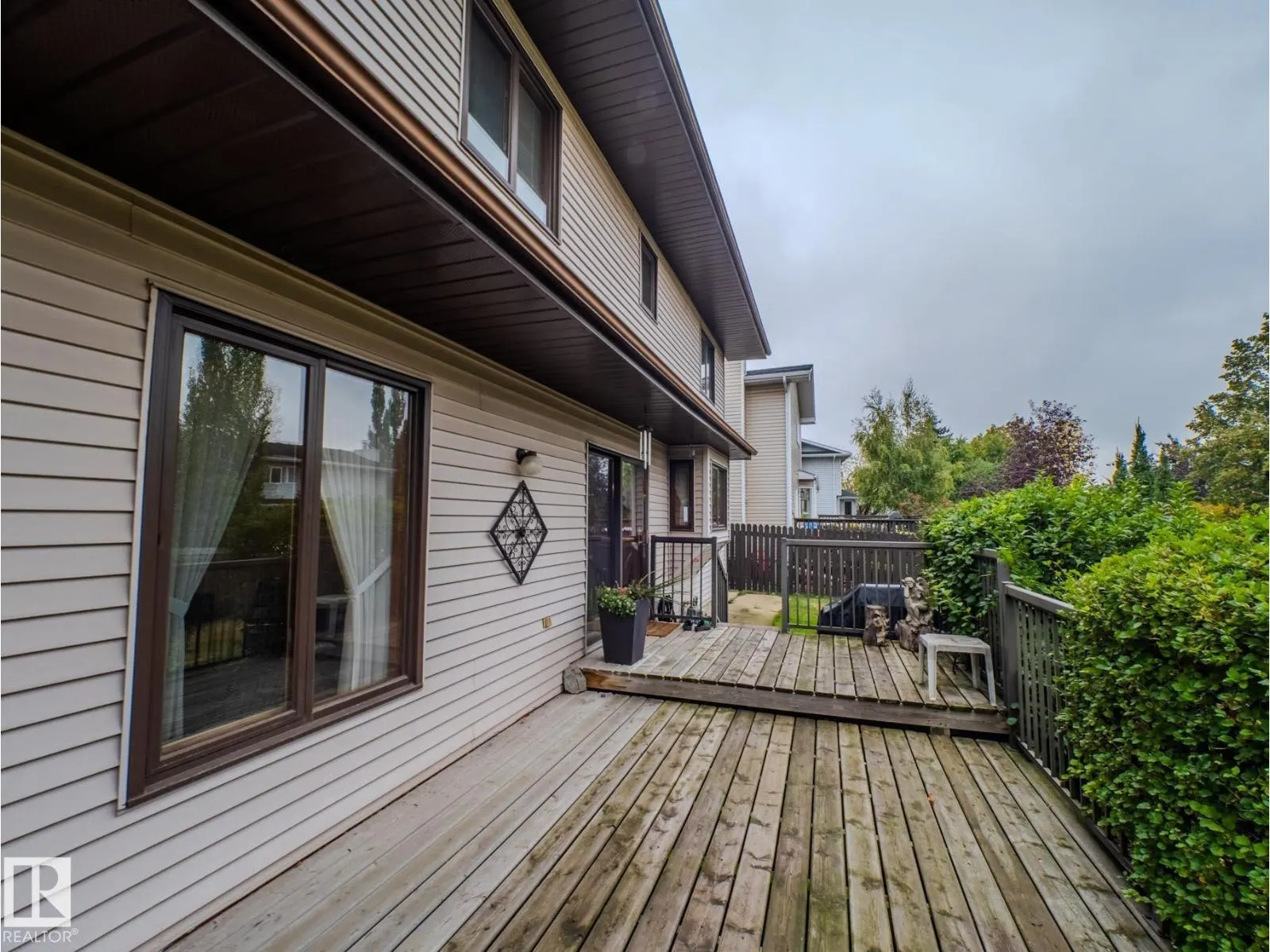 14 GREENBRIAR CR